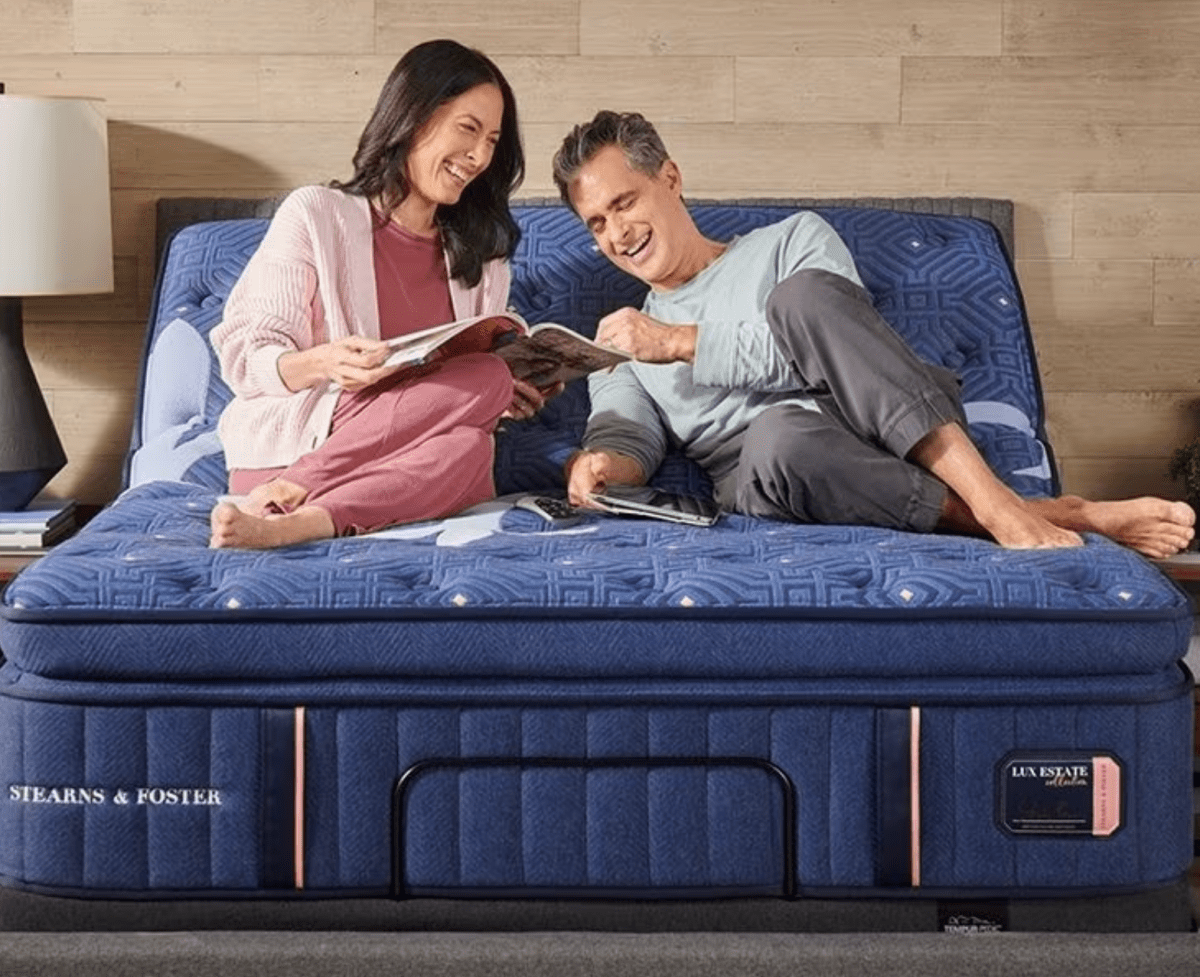 Adjustable Bases vs Traditional Bed Frames Compared | Canadian Mattress